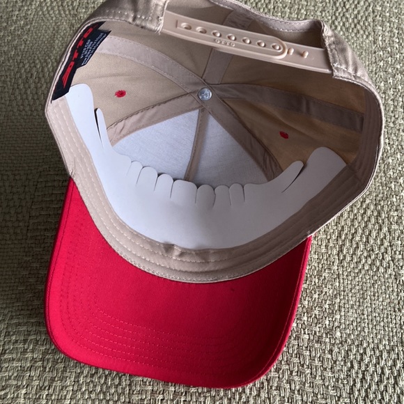 $pecials Big New Yorker Cap - Picture 6 of 6